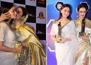 Alia Bhatt greets and hugs Rekha at an Dadasaheb Phalke Awards 2023