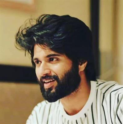 Is Bollywood facing the heat of Vijay Devarakonda 's stardom?! - Is Bollywood facing the heat of Vijay Devarakonda 's stardom?! -