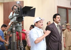 Abhishek Bachchan wishes his Big Bull director Kookie Gulati good luck for his next, Dhokha Round D corner