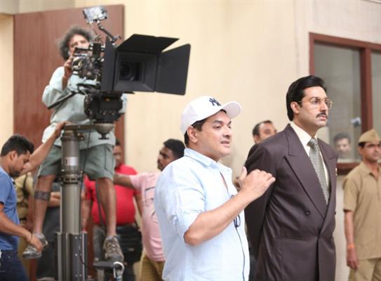 Abhishek Bachchan wishes his Big Bull director Kookie Gulati good luck for his next, Dhokha Round D corner