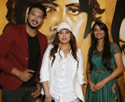 Mahesh Manjrekar, Mahima Chaudhary at the trailer launch of Marathi film 'Raada' produced by Ram Shetty