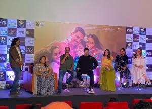 Akshay Kumar gives pearls to his on screen sisters in Hyderabad