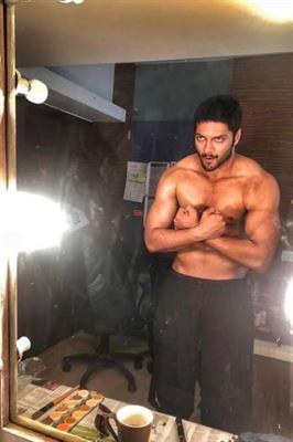 Ali Fazal takes to wrestling as part of action prep for Mirzapur 3