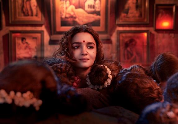 Alia Bhatt Gangubai Kathiawadi Movie Stills 