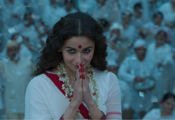 Alia Bhatt starrer Gangubai Kathiawadi has roped in around 10 cr on its opening day