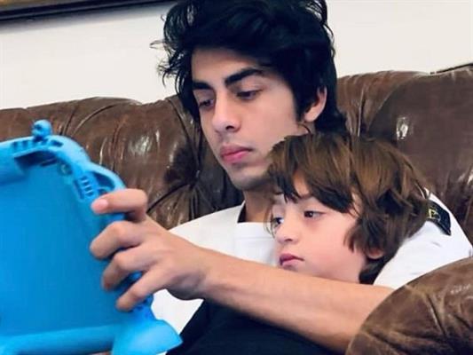 Aryan Khan with younger brother Abram 