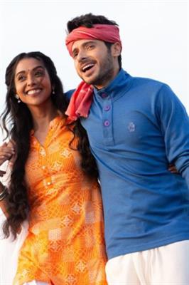 Carnival Motion Pictures starring Mirzapur fame Divyenndu Sharma has released its title song for the audiences to relish