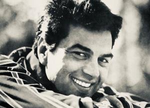 Special celebrity enertainment features columns write ups 