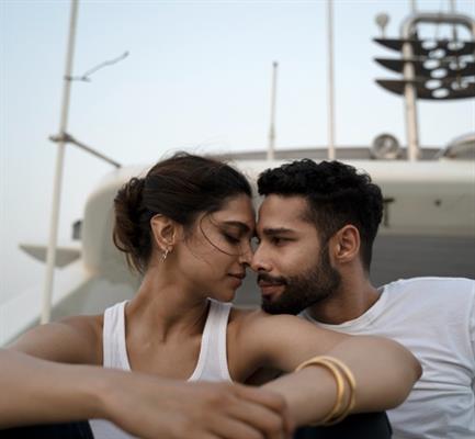 Gehraiyaan : Doobey - Deepika & Siddhant have fallen in love check it out   