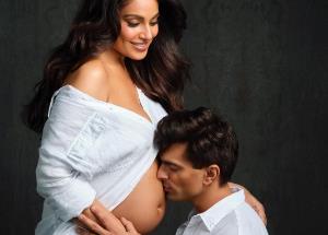 Bipasha Basu flaunting baby bump in style and  announces her pregnancy with Karan Singh Grover