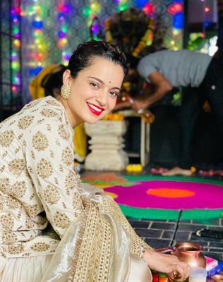 Kangana Ranaut celebrates Diwali at Manikarnika Films office