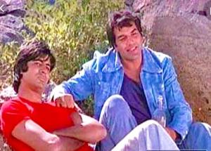 Garam Dharam pens a find note to friend Amitabh Bachchan on Uunchai!