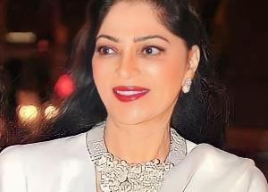 Happy Birthday: Simi Garewal flaunts her white outfits in style