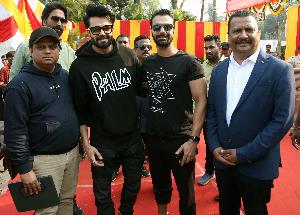 Bollywood celebs spotted at the flower exhibition organised by BMC
