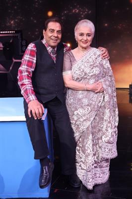 Dharmendra is set to reunite with his co star Asha Parekh at Sony’s India’s Best Dancer 2. 