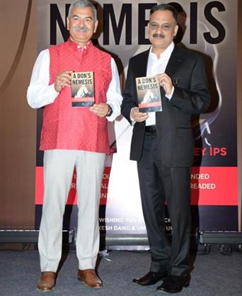 A Don’s Nemesis: Dr. Amar Kumar Pandey’s book launched by Police Commissioner Vivek Phansalkar to be adapted on screen by Umesh Shukla? Details inside