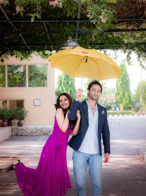 Iss Baarish Mein Song Lyrics starring Jasmin Bhasin and Shaheer Sheikh