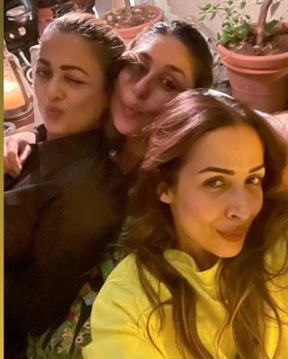 Kareena Kapoor Khan,Malaika Arora, Amrita Arora, Neetu Kapoor