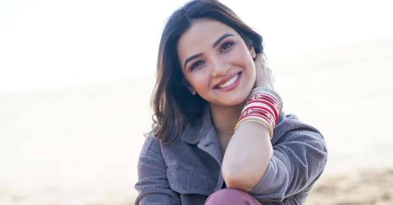 “I have never been in a situation where someone has ghosted me,” reveals Jasmin Bhasin