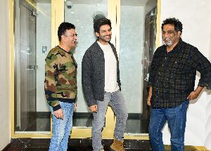 Kartik Aaryan, Director Anurag Basu and Producer Bhushan Kumar meet to discuss about Aashiqui 3