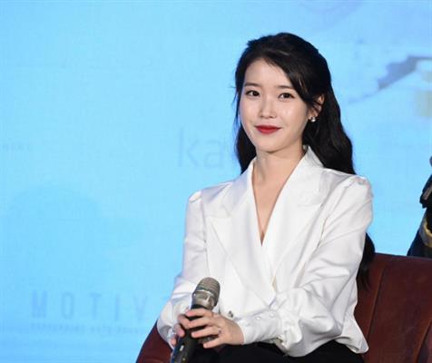 XG main vocalist, JURIA, performs a track by popular Korean singer IU