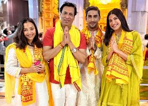 Madhur Bhandarkar Shweta Basu Prasad Aahana Kumra Prateik Babbar visit Siddhivinayak Temple to seek blessings ahead of the release of their film, India Lockdown