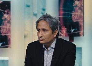 Award-winning filmmaker Vinay Shukla’s new feature doc, While We Watched, a newsroom thriller featuring Ravish Kumar 