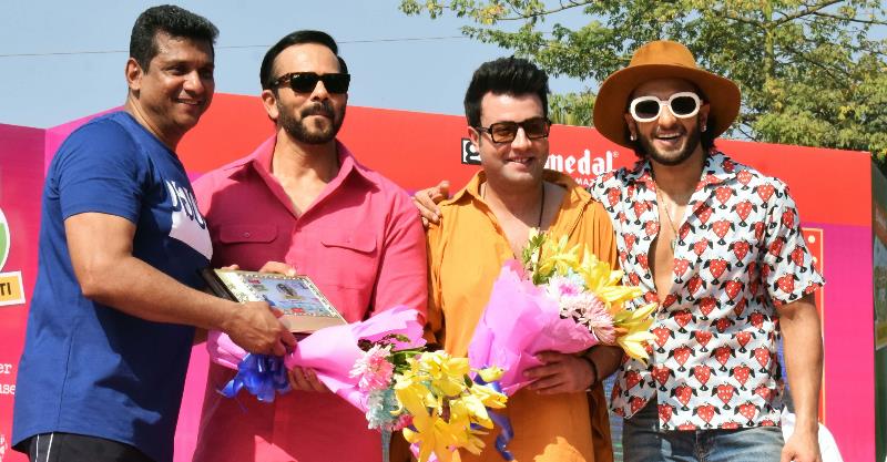 Ranveer Singh, Rohit Shetty , Varun Sharma came to promote their film Cirkus at Malad Masti.      