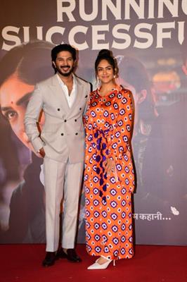 Mrunal Thakur and Dulquer Salmaan express gratitude on the success of Sita Ramam