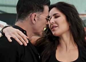 5 Times when Akshay Kumar and Katrina Kaif lovely chemistry set new romantic goals!