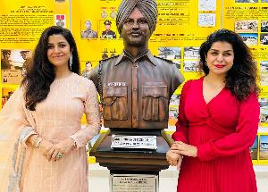 Nimrat Kaur visits Patiala for the inaugural ceremony of late father Major Bhupender Singh’s statue in Patiala regiment!
