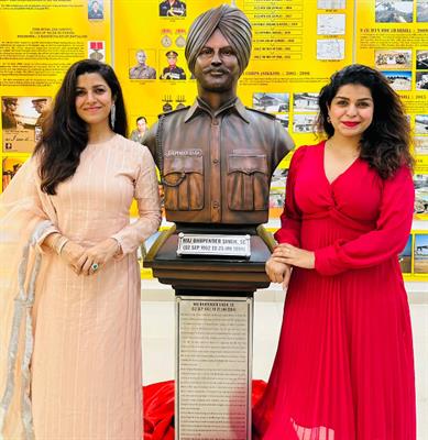 Nimrat Kaur visits Patiala for the inaugural ceremony of late father Major Bhupender Singh’s statue in Patiala regiment!