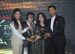 Sangram Singh-Payal Rohatgi win Best Real Life Power Couple at  Perfect Achievers Awards Diamond 2022