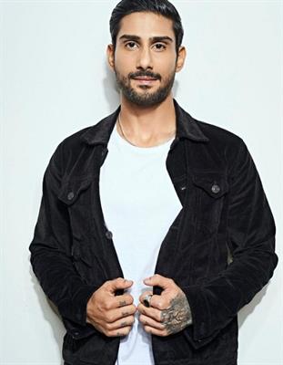 What is keeping Prateik Babbar occupied completely in 2022.