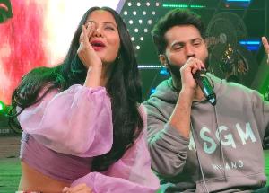 Varun Dhawan practises the Bhediya howl with pretty actress and Miss India Tourism Rupali Suri