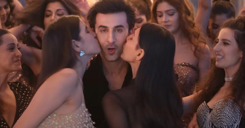 Tu Jhoothi Main Makkaar – Pyaar Hota Kayi Baar Hai Song Lyrics starring Ranbir Kapoor