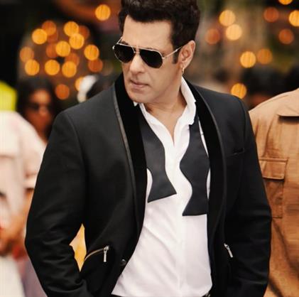 Salman Khan gets extra security outside his residence after threats