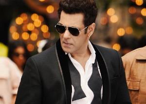 Salman Khan shares dapper look from the sets of Kisi Ka Bhai Kisi Ki Jaan