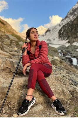 Sara Ali Khan Finds Work-Life Balance In The Valley Of Kashmir