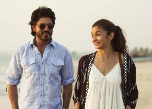 Alia Bhatt turn as a producer for Darlings; Shah Rukh Khan has the sweetest message for her