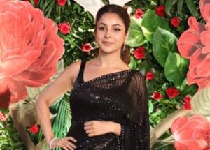 Shehnaaz Gill glows in black saree at Ramesh Taurani's diwali party