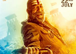 Sanjay Dutt giving us more evil, menacing, merciless, cold-hearted brute force of nature, Shudh Singh in Shamshera. 