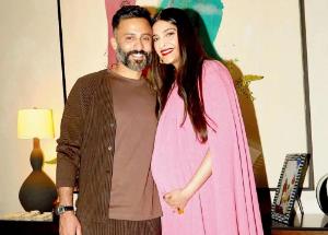 Sonam Kapoor's parents to host a grand baby shower in Mumbai?