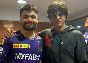 Pathaan Shah Rukh Khan goes crazy after KKR's historic win, shares something special for Rinku Singh