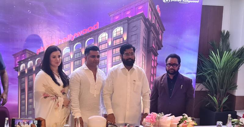 Eknath Shinde, Hon CM MH feels so as he inaugurates Sachiin Joshi's first 5 Star Hotel "Planet Hollywood" in Thane. Relished Chicken Malai tikka and Kababs