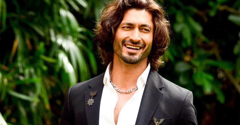 Vidyut Jammwal takes the internet by storm again! Shares a video from his rollerblade training for CRAKK