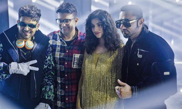 Bhushan Kumar surprises Yo Yo Honey Singh, Guru Randhawa & Divya Khosla Kumar on the sets of Designer