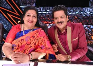 Udit Narayan and Anuradha Paudwal to celebrate 90's era  with Housewives?!!