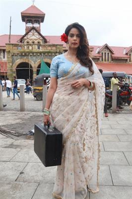 Mallika Sherawat aka Gulabo was spotted at Bandra Station in search of Mahboob from RK/Rkay