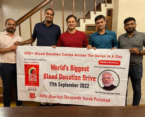 Vivek Oberoi and other bollywood celebs support ABTYP's mega blood donation drive across India on Prime Minister Narendra Modi's birthday!